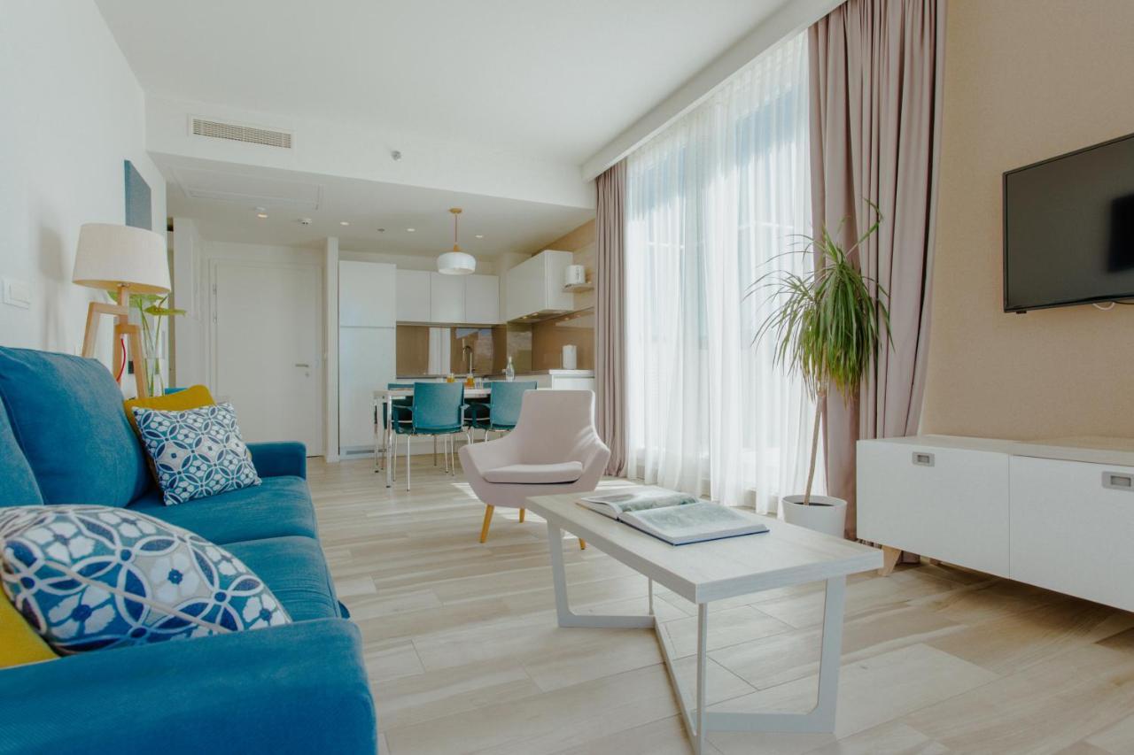 Penthouse Apartment,1122309897:JPEG